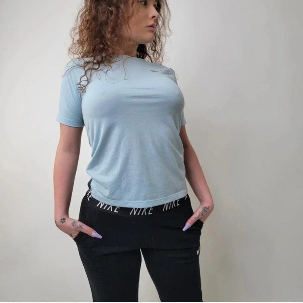 Nike Women's Sky Blue Short Sleeve Tee - Picture 4 of 7